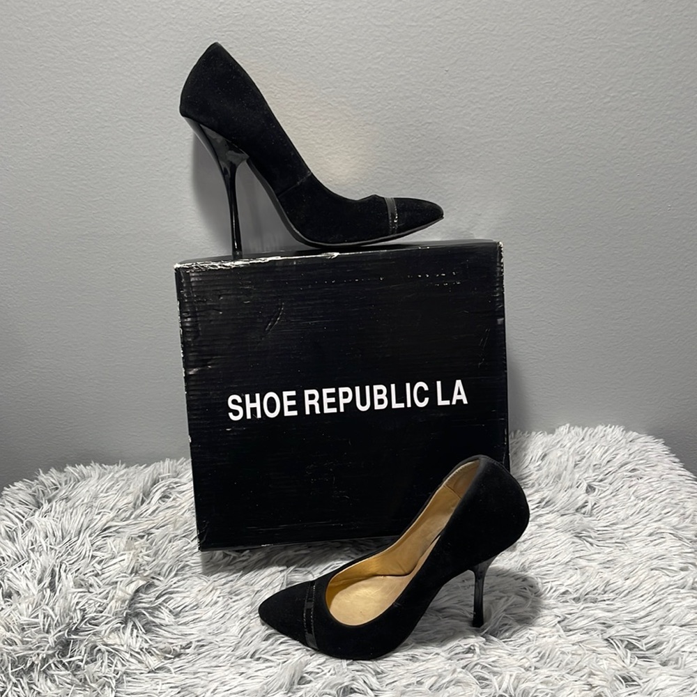 Vintage Shoe republic LA black high heels size 6.